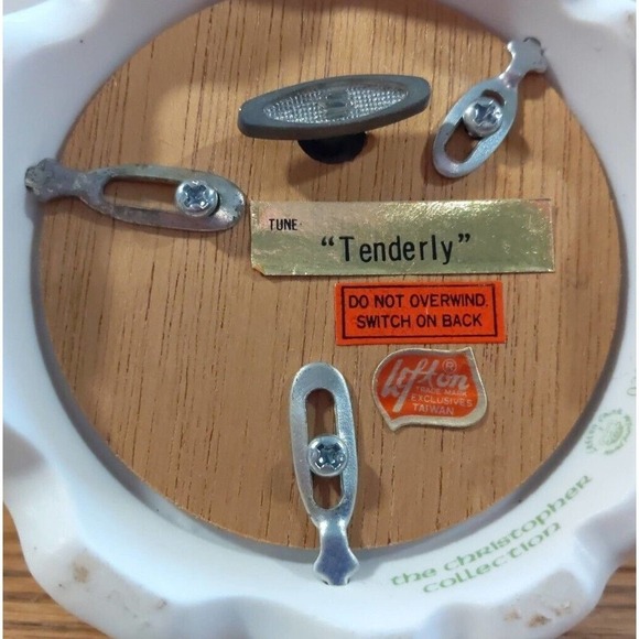 Lefton Porcelain Musical Mother & Baby "mother's Love adds sweetness to life" - Picture 5 of 5